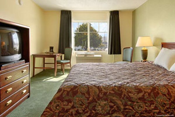 RED ROOF INN ARCATA (Arcata)